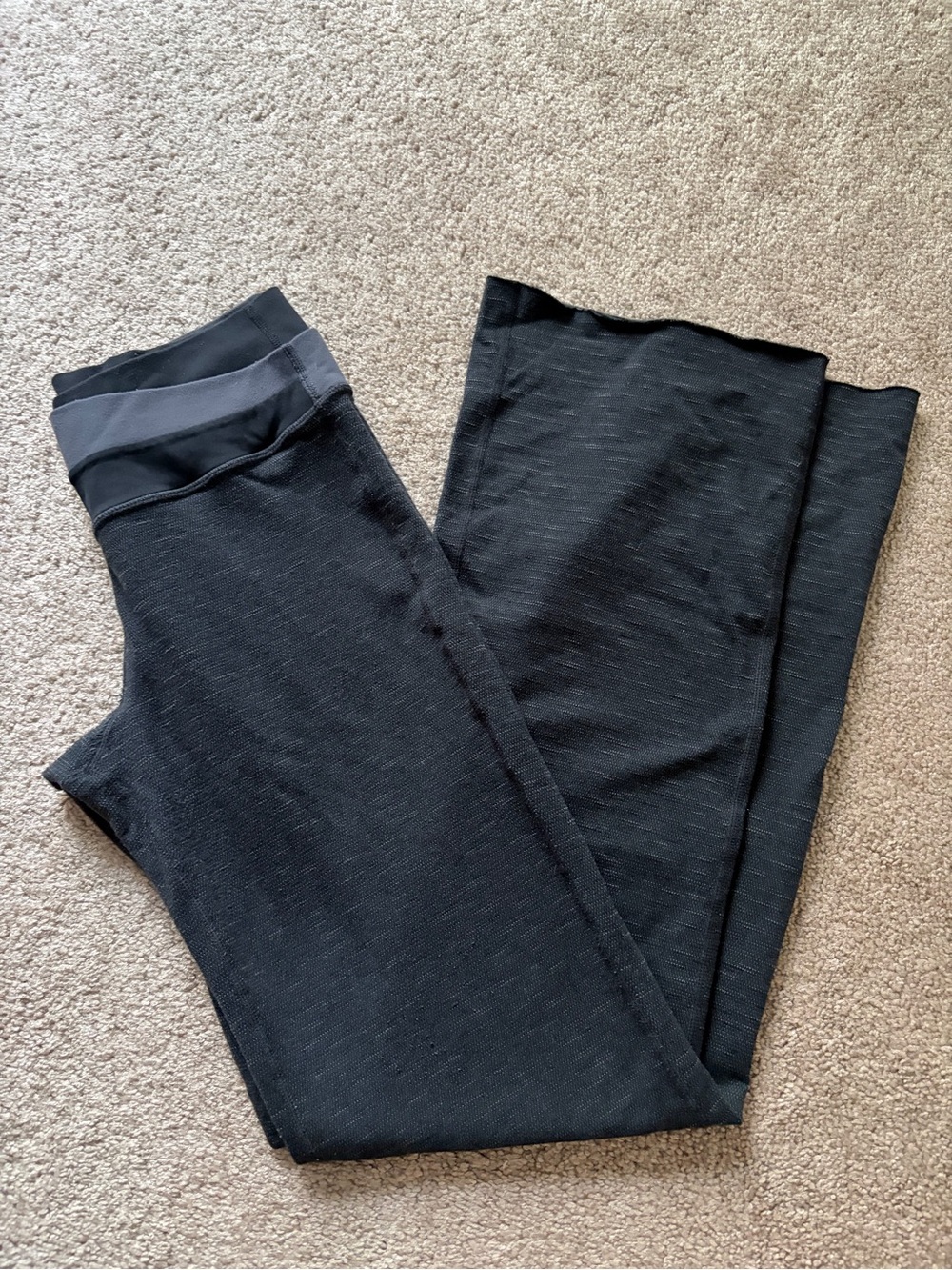 🐞 LULULEMON - Size 6 Yoga Pants - Grey Black
